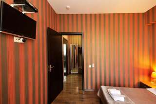 Отель Athletics Hotel Тбилиси Стандартный двухместный номер с 1 кроватью или 2 отдельными кроватями-7