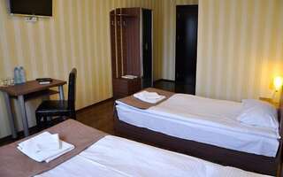 Отель Athletics Hotel Тбилиси Стандартный двухместный номер с 1 кроватью или 2 отдельными кроватями-15